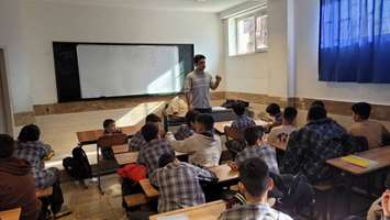 برگزاری کارگاه مدیریت استرس و خود مراقبتی در پیشگیری از خودکشی در مرکز خدمات جامع سلامت شهری نعمت آباد